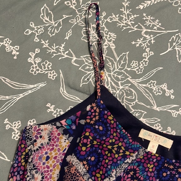 Love, fire crop top! - Picture 4 of 5